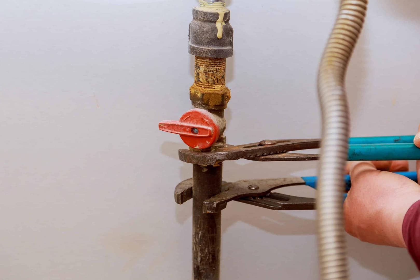 natural gas Split Gas Line to Gas worktop near the hob Expert Gas Line Repair Services in San Marcos
