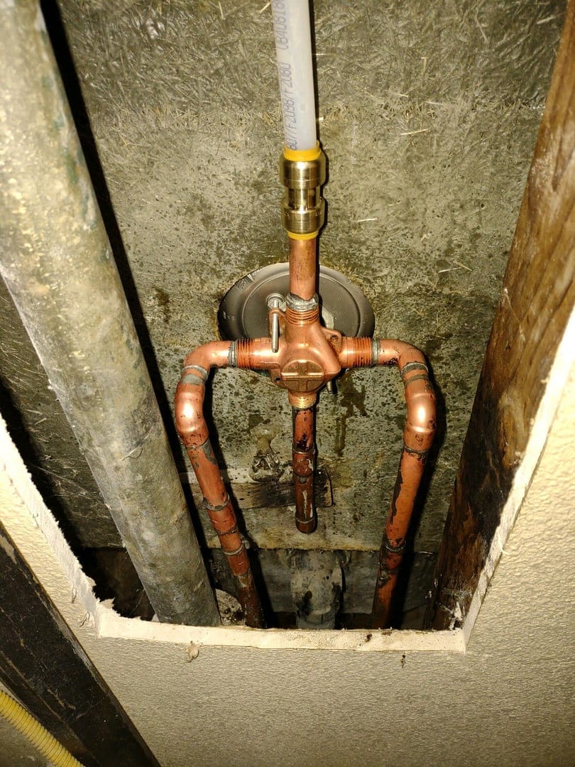 Copper plumbing pipes in wall Emergency Plumber Pipe Repair